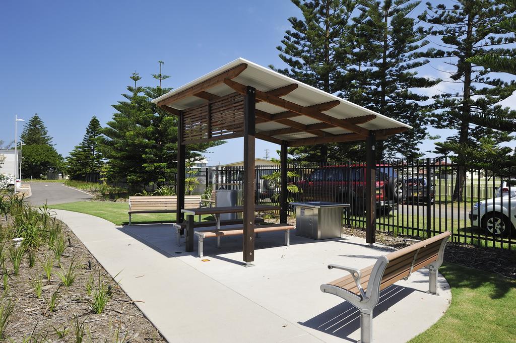 Hotel Nrma Stockton Beach Holiday Park Exterior foto