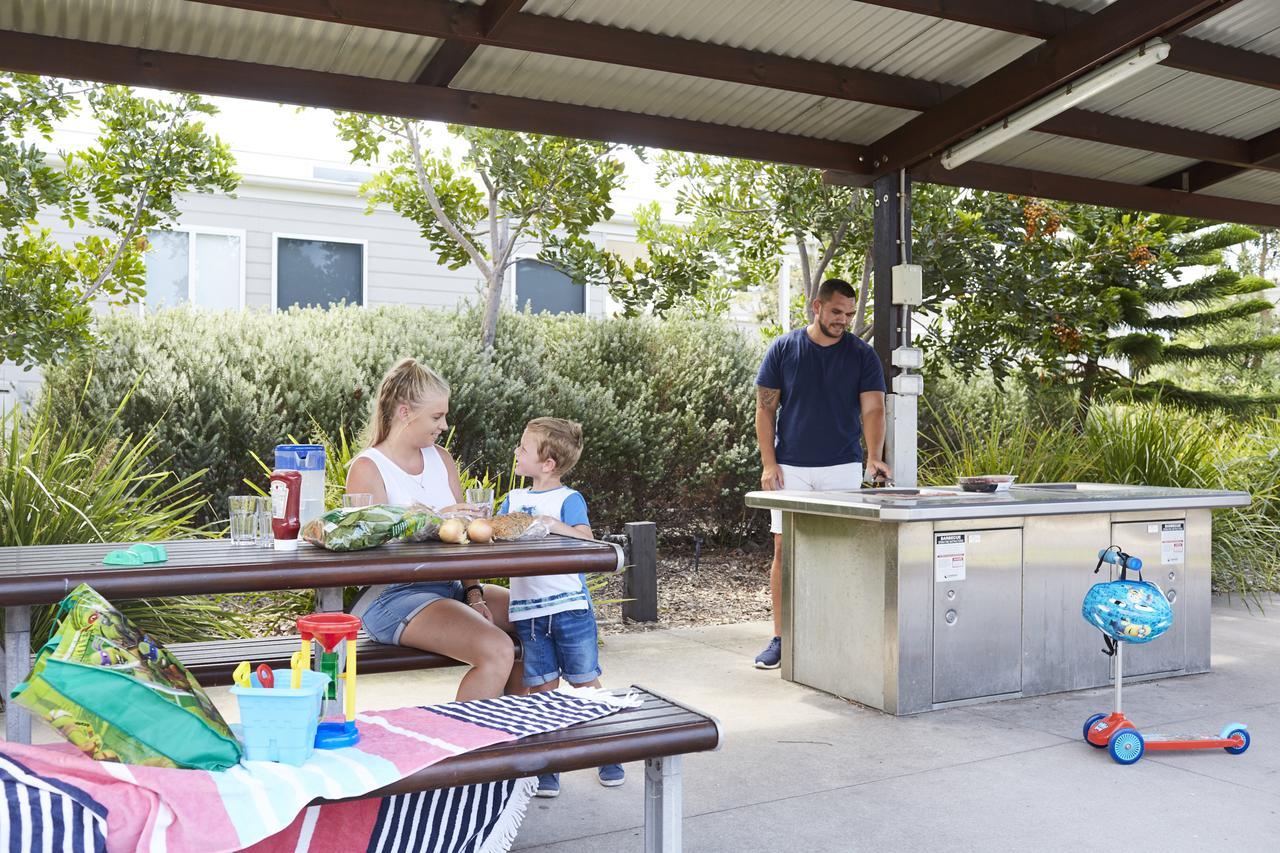 Hotel Nrma Stockton Beach Holiday Park Exterior foto